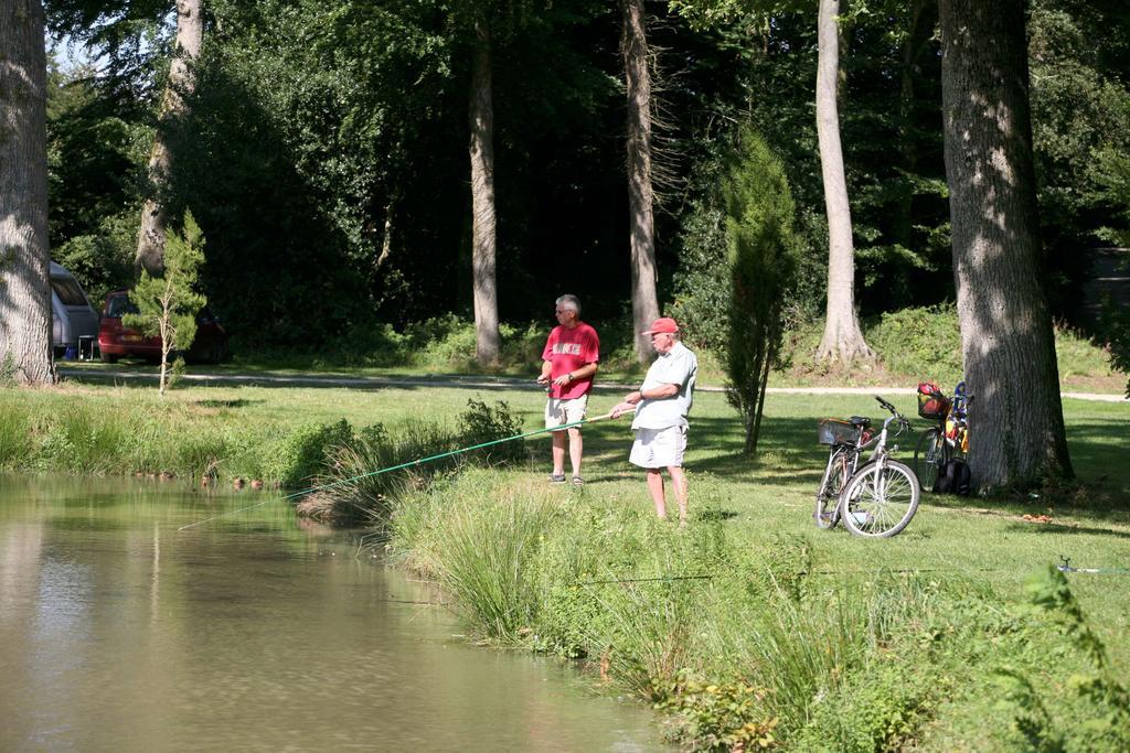 Les Ormes Domaine Et Resort Epiniac Esterno foto