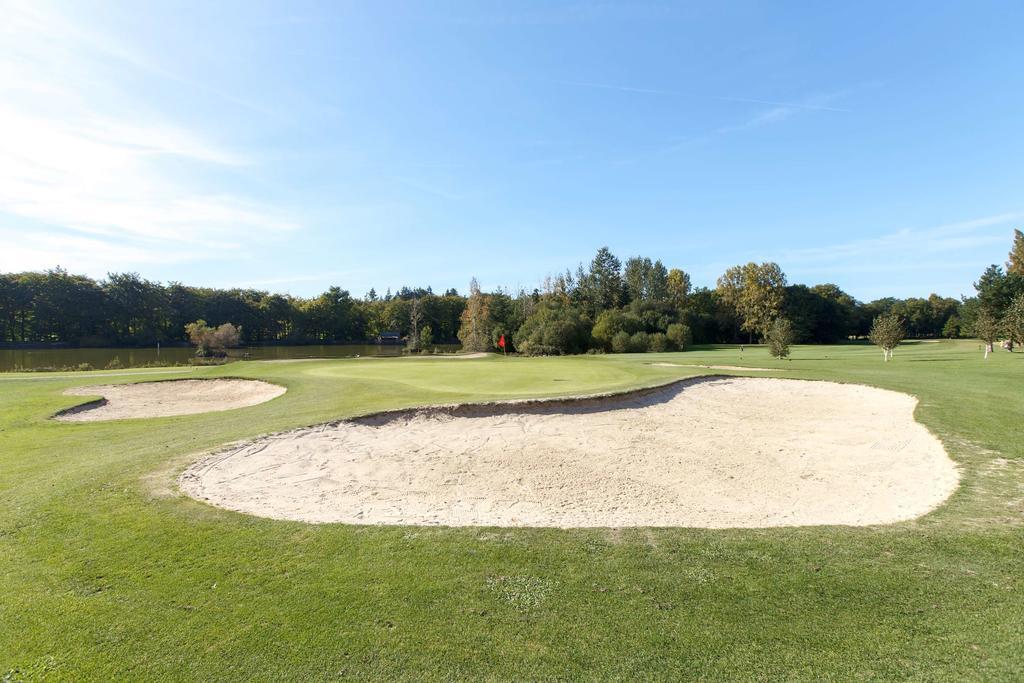 Les Ormes Domaine Et Resort Epiniac Esterno foto