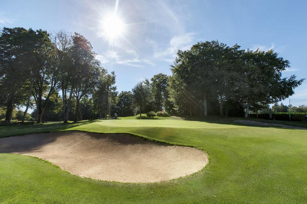 Les Ormes Domaine Et Resort Epiniac Esterno foto