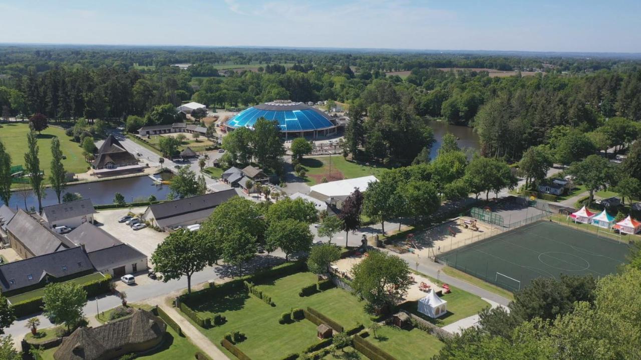 Les Ormes Domaine Et Resort Epiniac Esterno foto